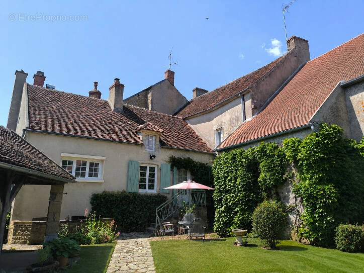 Maison à SAINT-REVERIEN