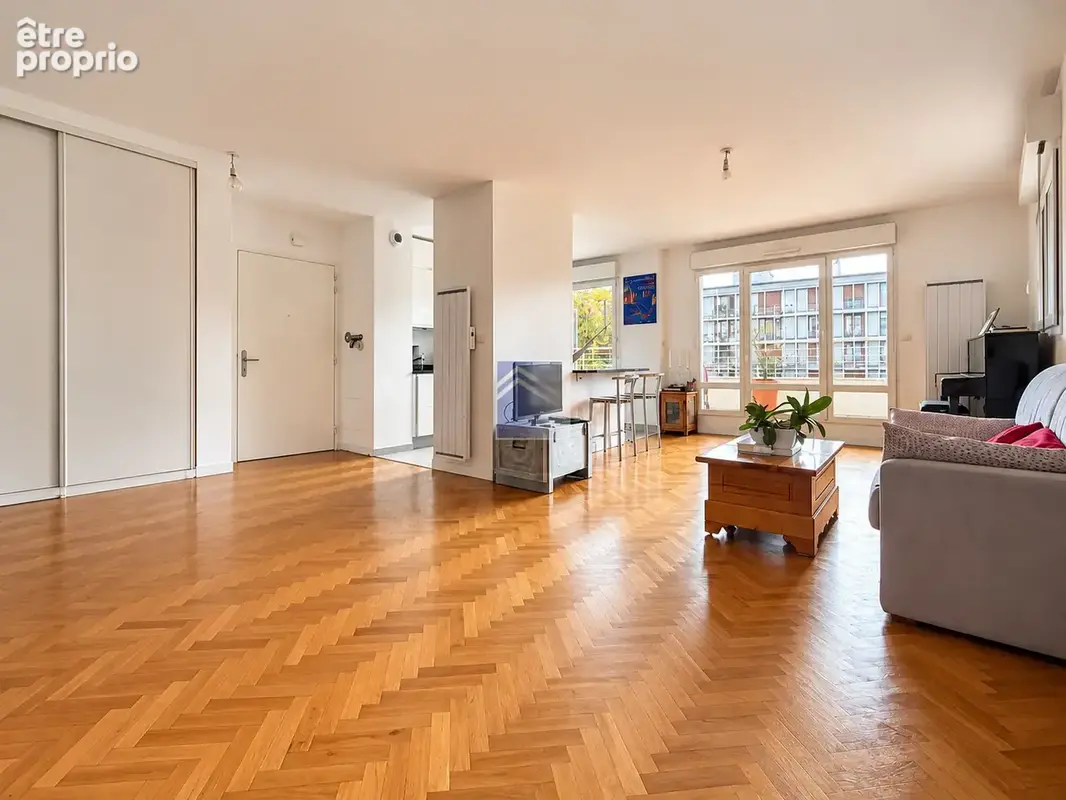 Coeur de ville - 3 pièces de 69,57 m2 - deux balcons, cave et parking ! - photo 2