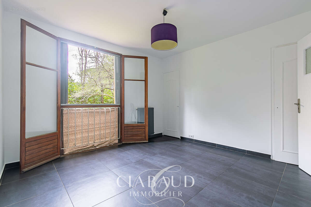 Appartement T2 52,45m2 traversant avec loggia et cave - photo 7