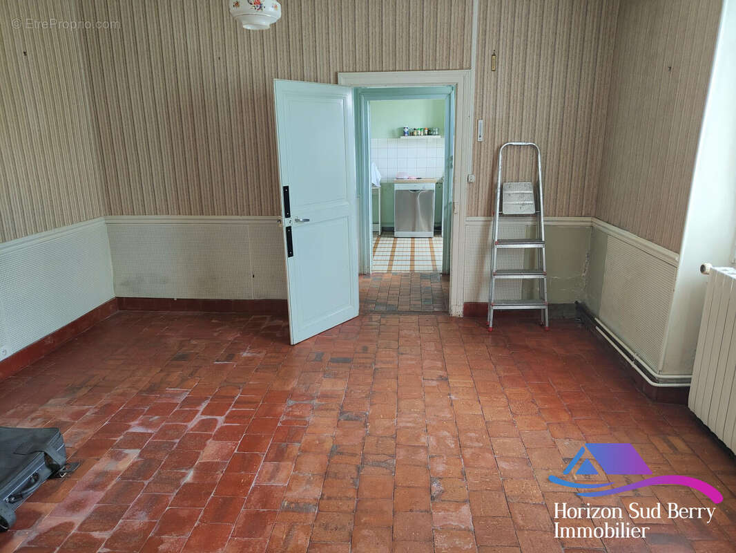 Chambre 1  - Maison à SAINT-CHRISTOPHE-EN-BOUCHERIE