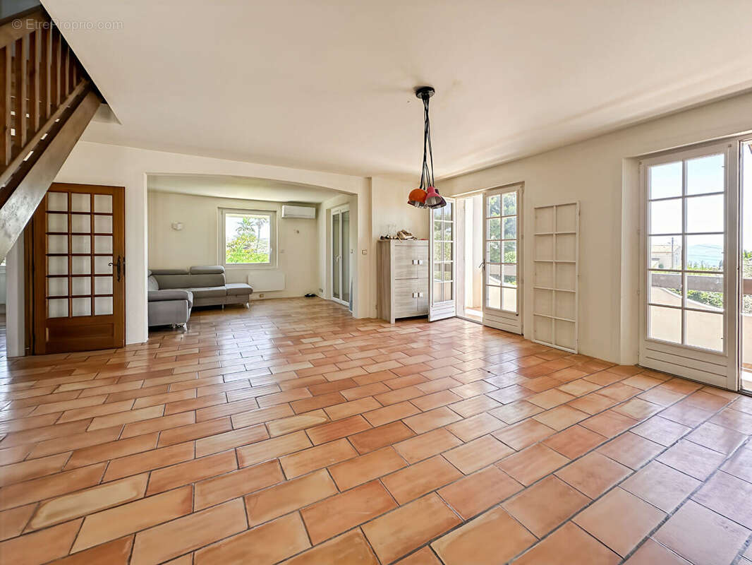 Maison 215m² à carry-le-rouet - photo 4