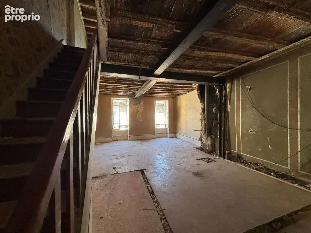 Appartement triplex à rénover avec cour et balcon - photo 8