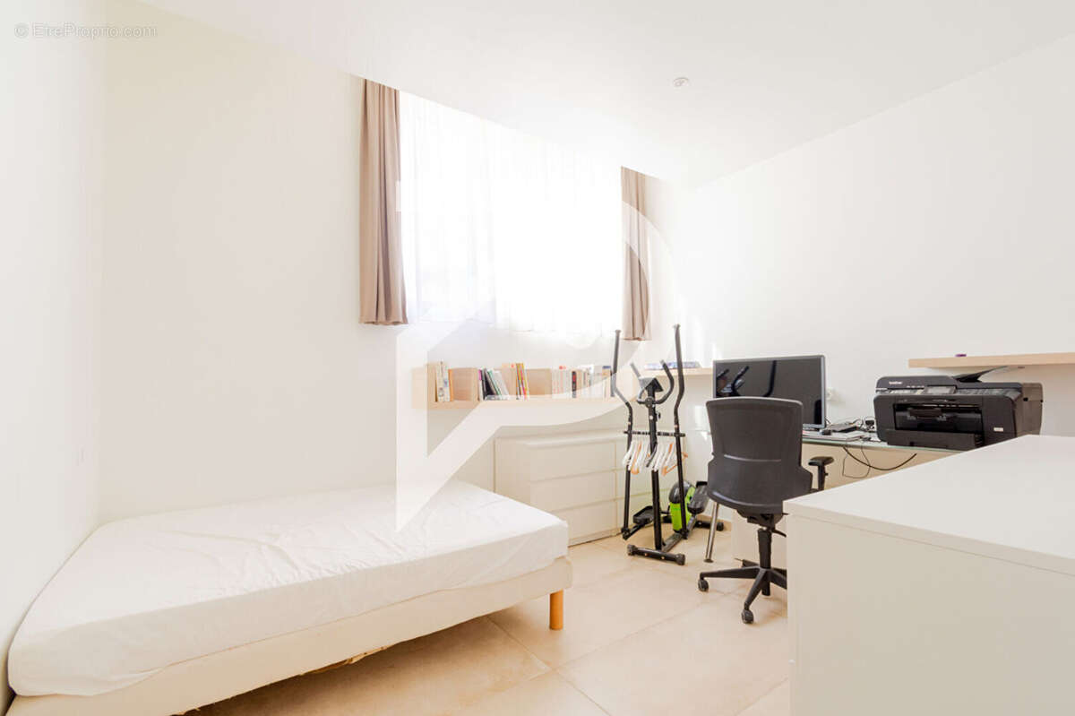 Appartement à MARSEILLE-5E