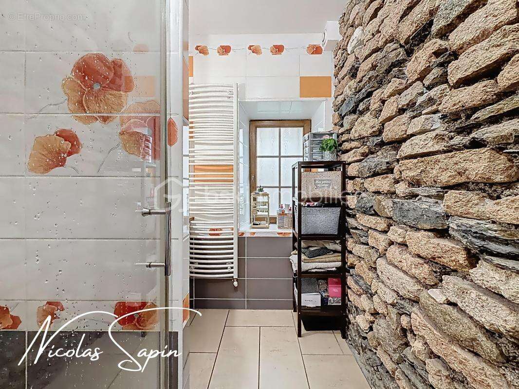 Maison à NOTRE-DAME-DE-MESAGE