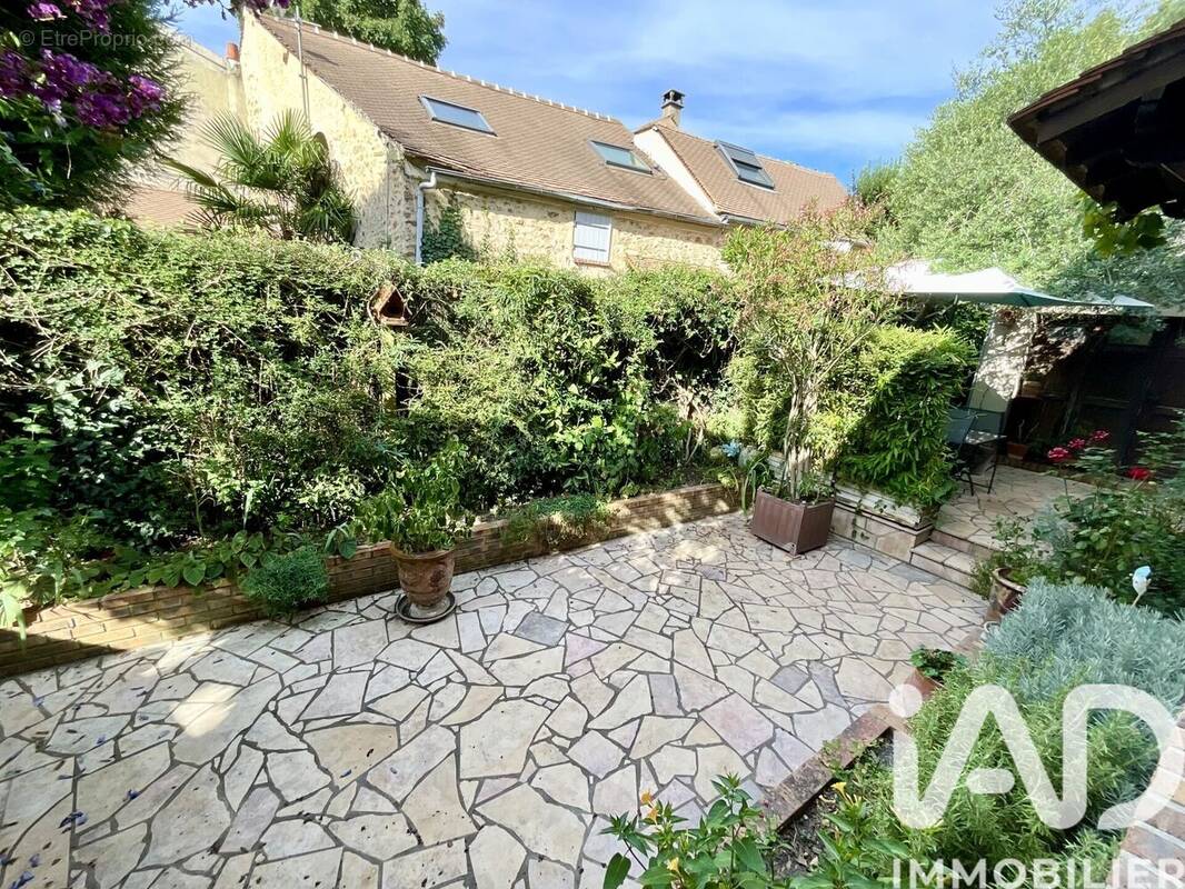 Photo 1 - Maison à SAINT-GERMAIN-LES-ARPAJON