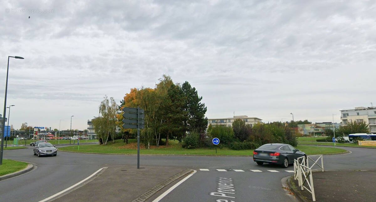 Parking à FLEURY-SUR-ORNE