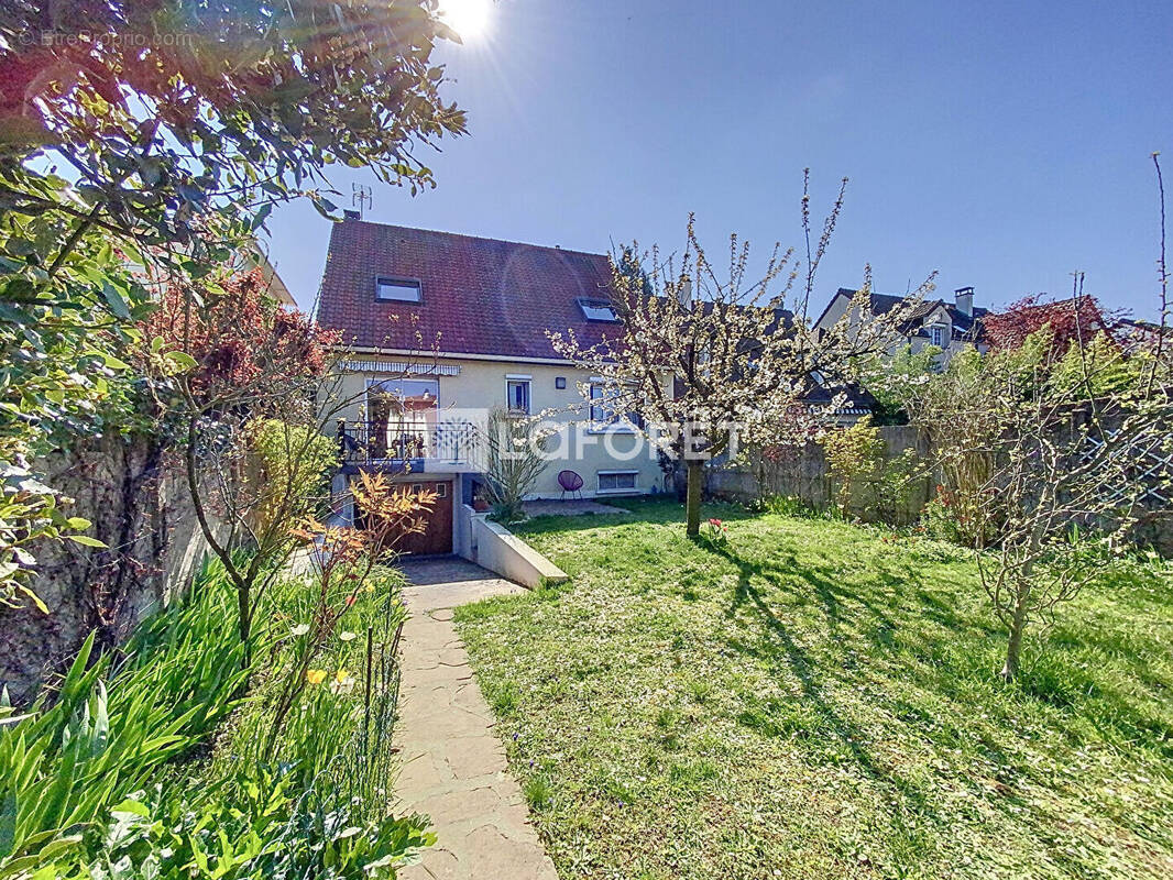 Maison à VERNEUIL-SUR-SEINE