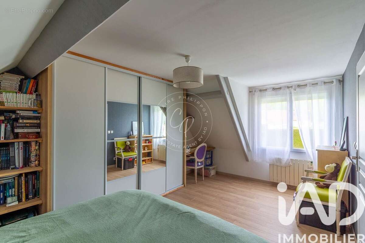 Maison 101 m² à Richebourg  - photo 4