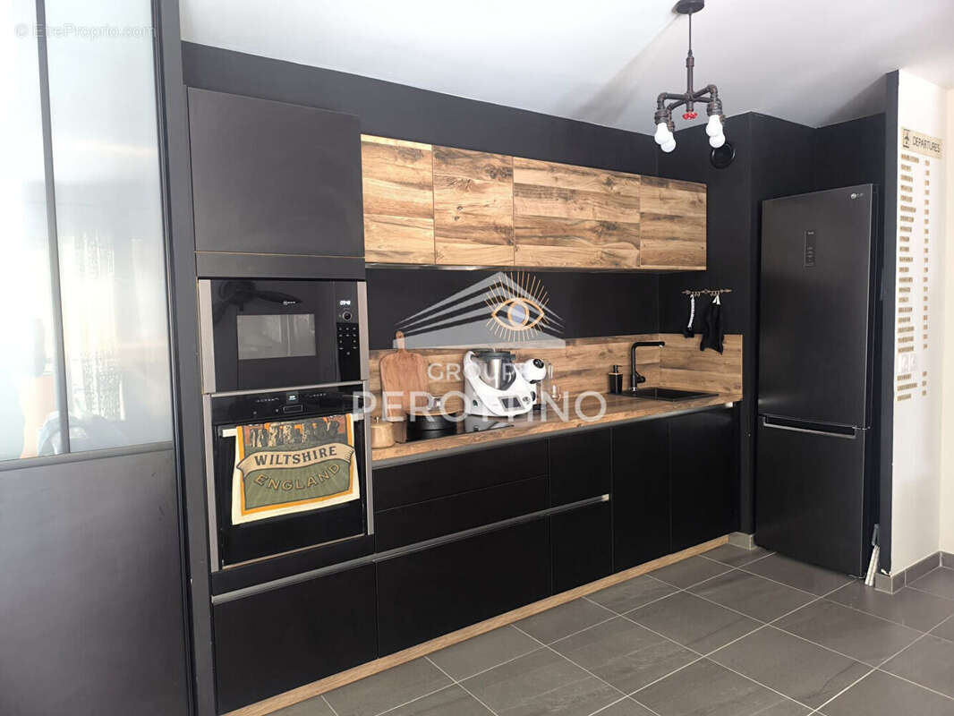 Appartement à PEYNIER