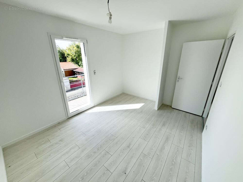 Maison à SAINT-BEAUZIRE