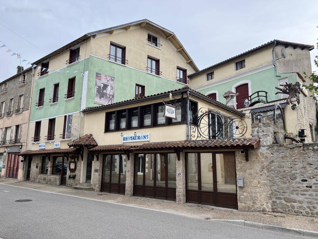 Commerce à CHATEAUPONSAC
