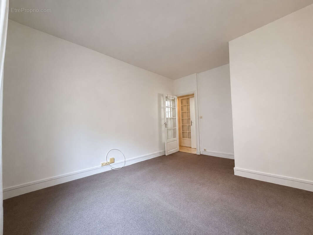 Appartement à PARIS-7E