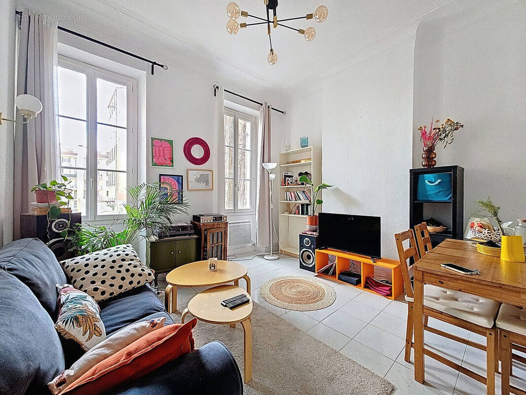 Appartement à MARSEILLE-4E