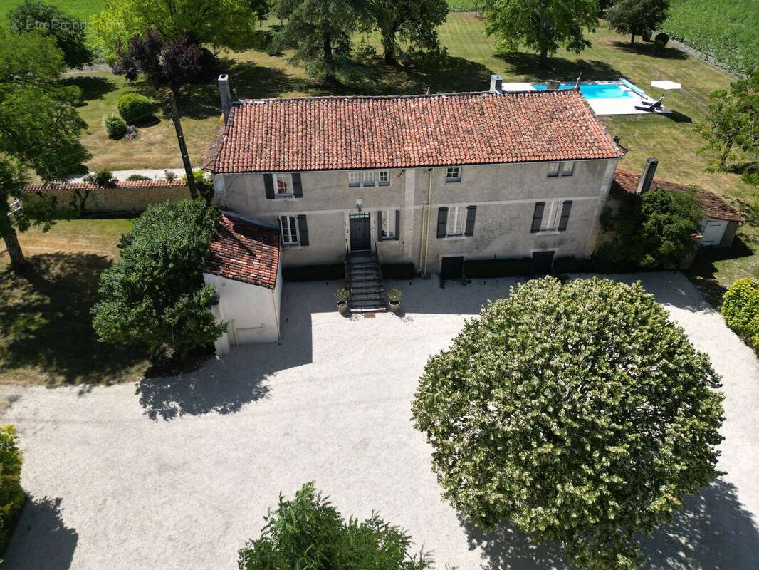 Belle maison de 5 chambres, dépendances et piscine sans voisins - photo 20