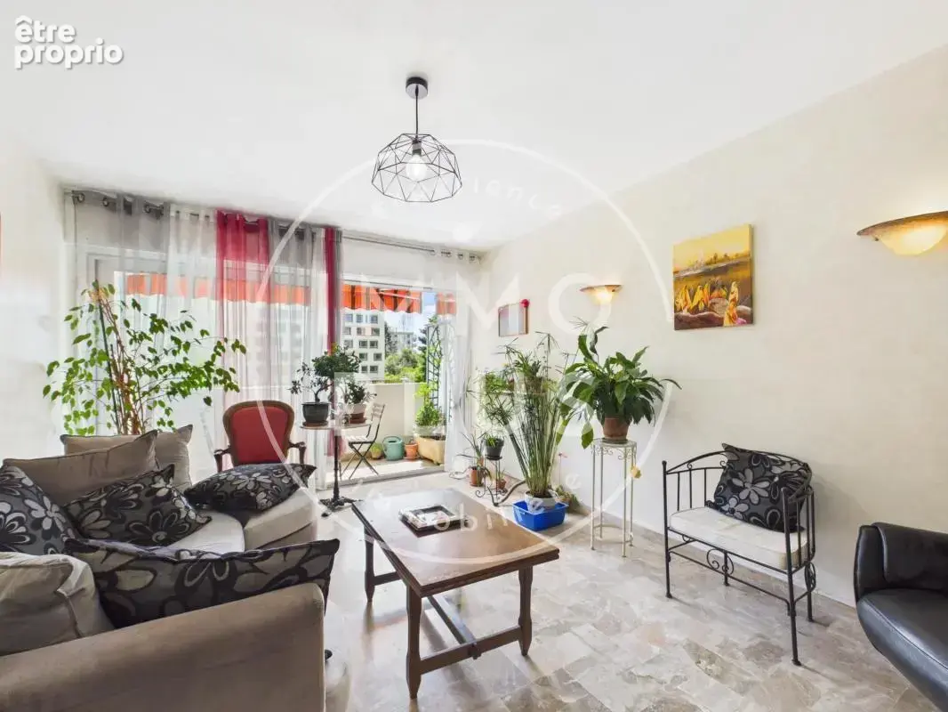 Vente - Appartement - 5 pièces + cuisine - 92,37 m² - 514 000 € - photo 3