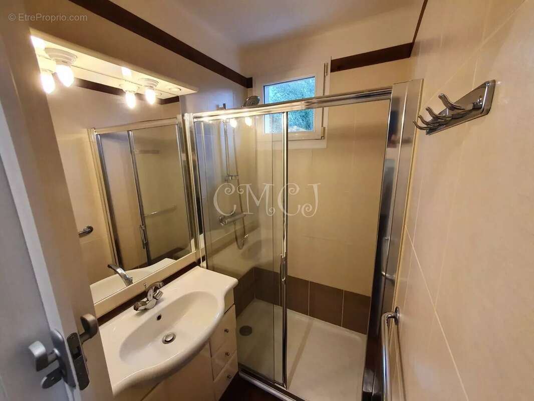 Maison à TREDREZ-LOCQUEMEAU