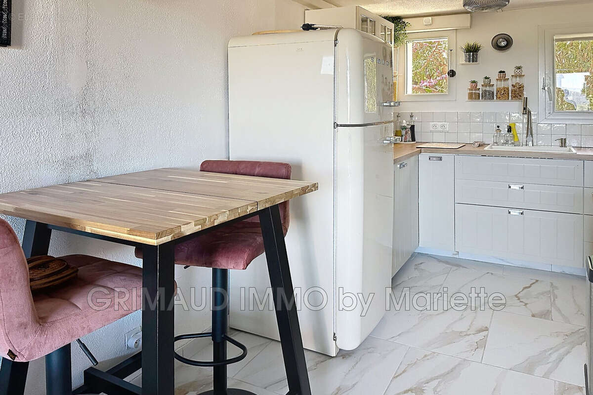 Appartement à COGOLIN