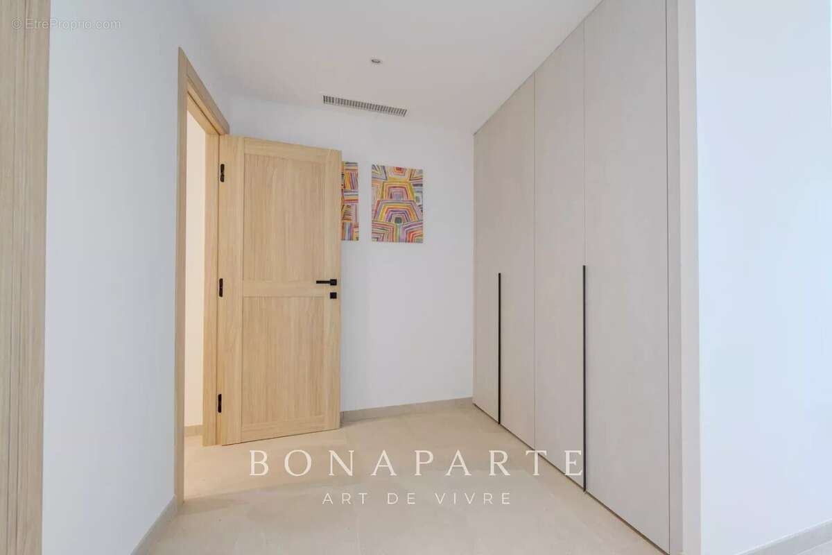SAINT-TROPEZ - GASSIN [VILLE] – Exclusivité : Superbe villa-appartement en duplex avec vue mer exceptionnelle - photo 29