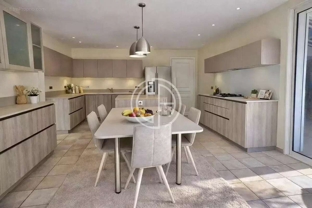 Maison à MOUGINS