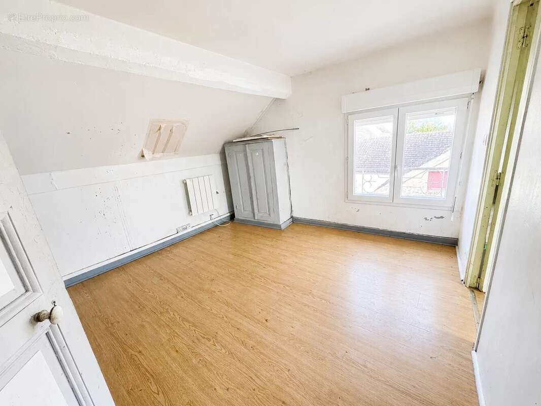 Charmante maison à rénover, 2 chambres et Garage - photo 5