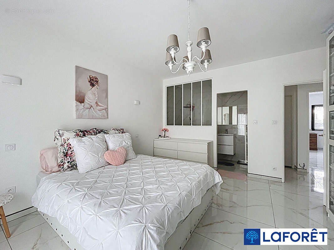 Maison à IS-SUR-TILLE