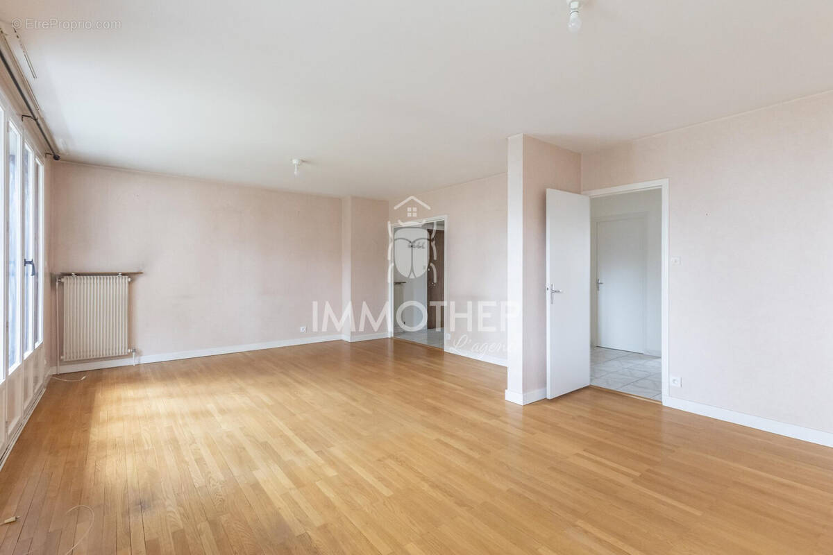 Appartement à MEYLAN
