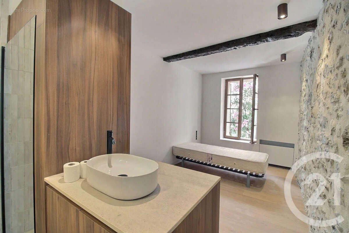 Appartement à VALBONNE