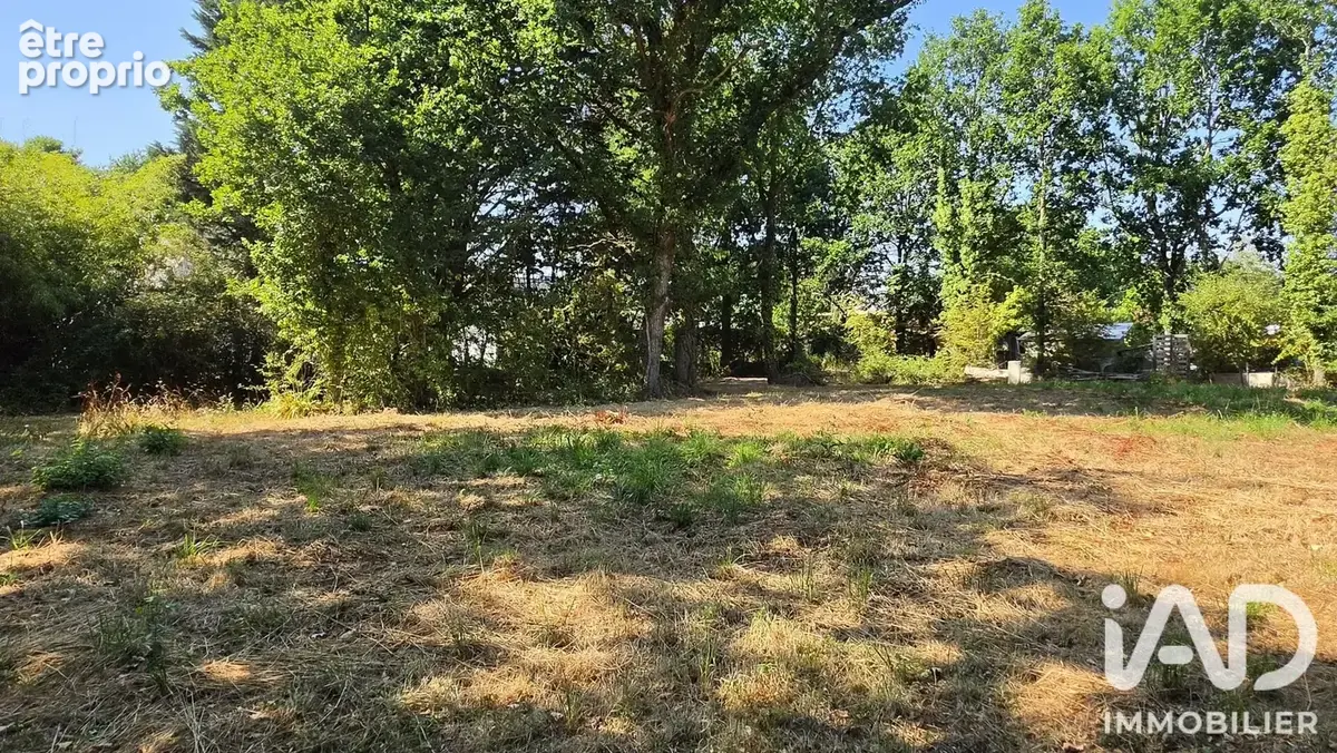 Photo 1 - Terrain à LE TOUR-DU-PARC