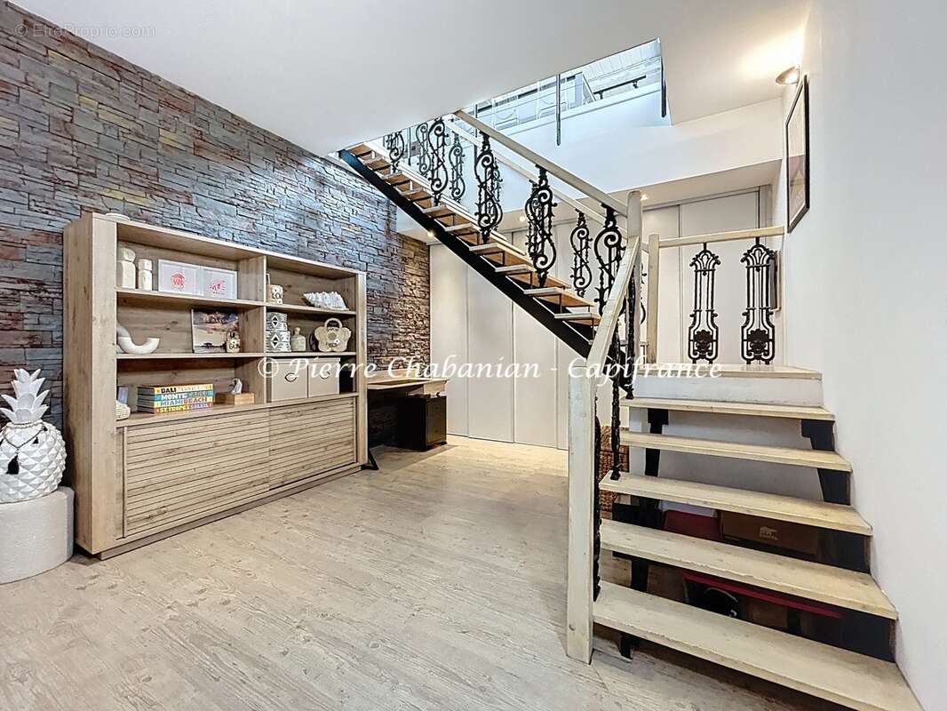 Loft - Duplex inversé (souplex) atypique à vendre - 5 pièces - 180 m² - proche douane commerces transports - COLLONGES SOUS SALE - photo 7