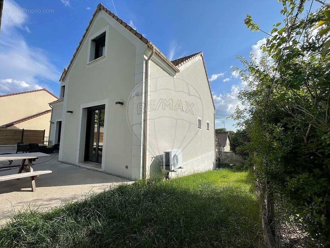 Maison à VAUX-SUR-SEINE