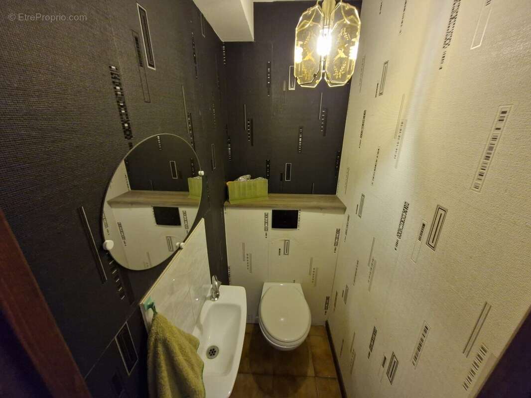 Maison à SAINT-LAURENT-DE-LA-SALANQUE