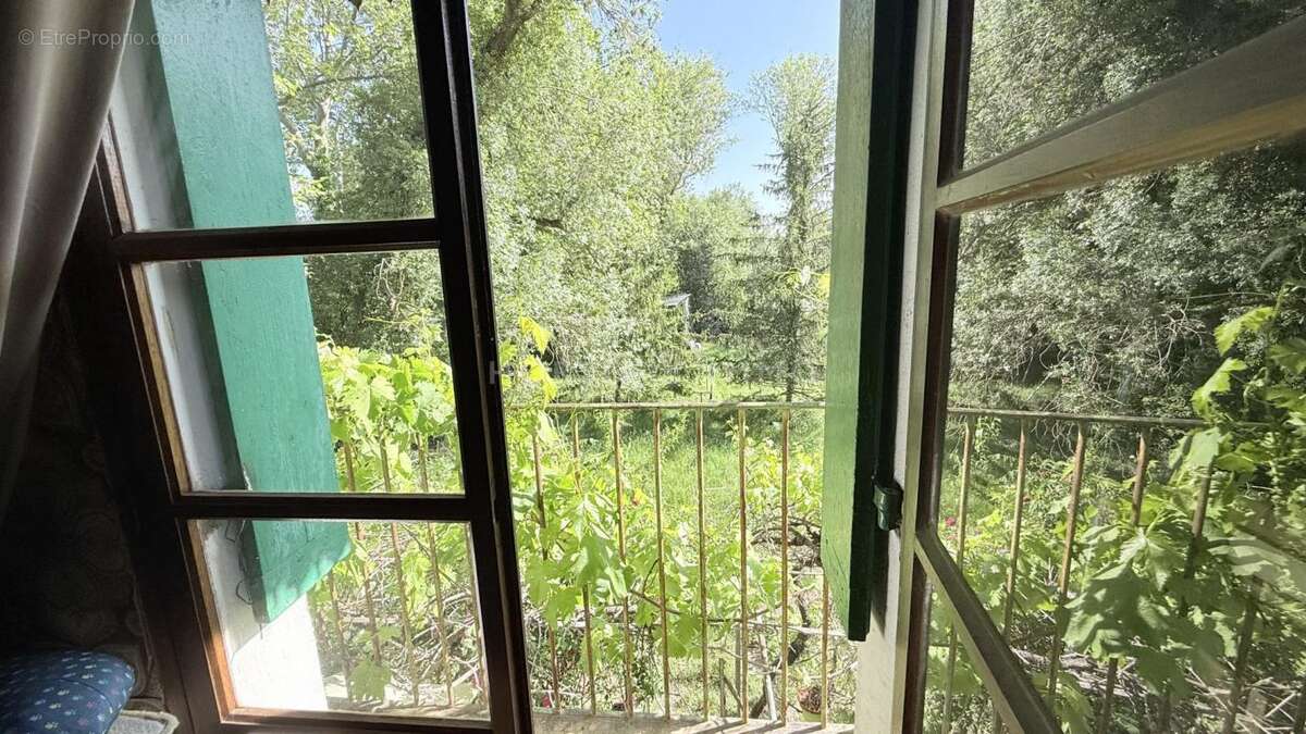 Maison à FONTVIEILLE