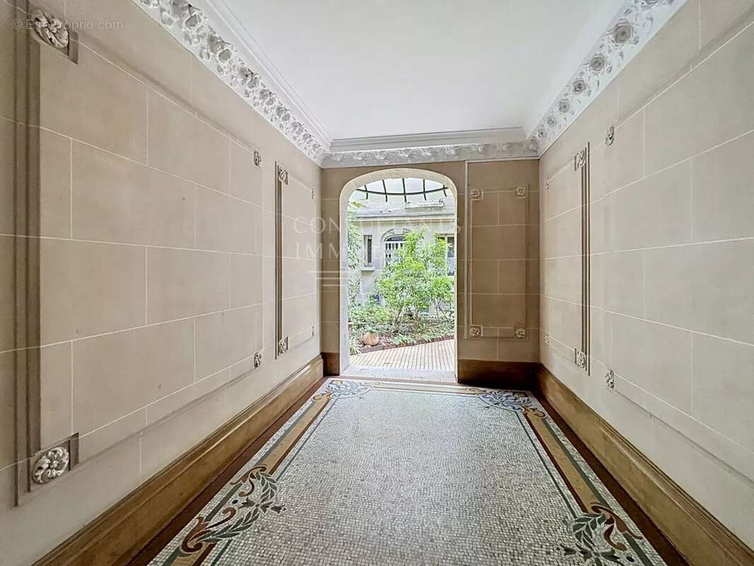 Appartement à PARIS-17E
