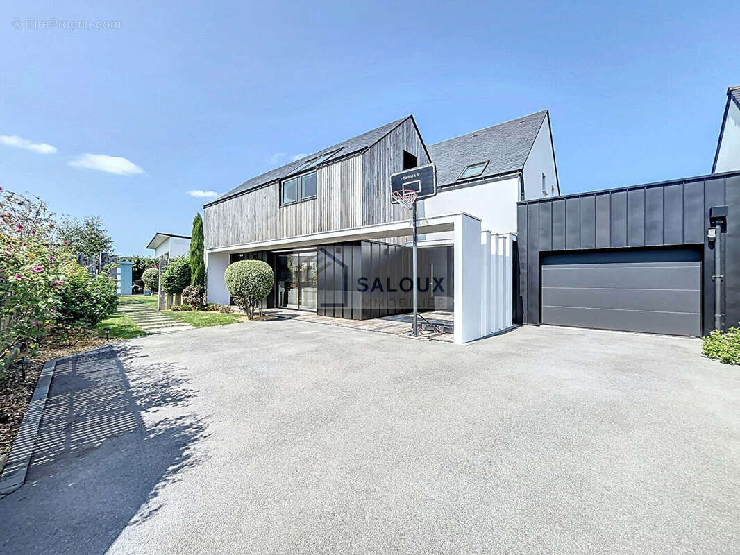 Vente maison contemporaine de 184m² - billiers - photo 2