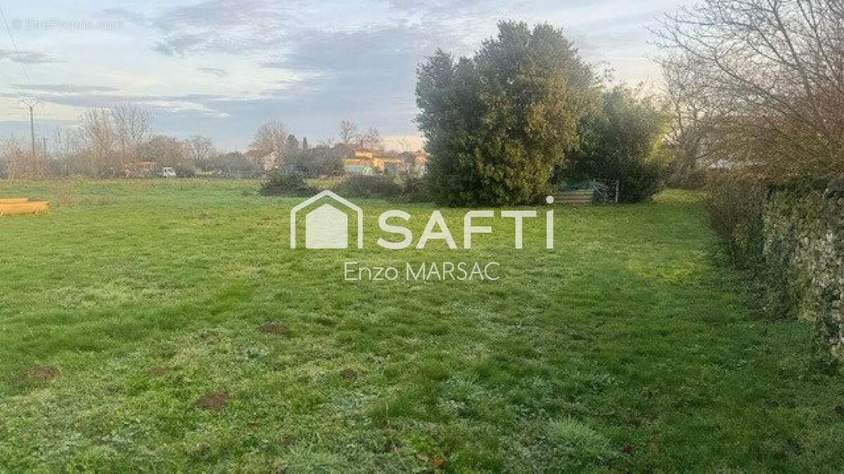 Terrain 1381 m² à Germond-Rouvre  - photo 2