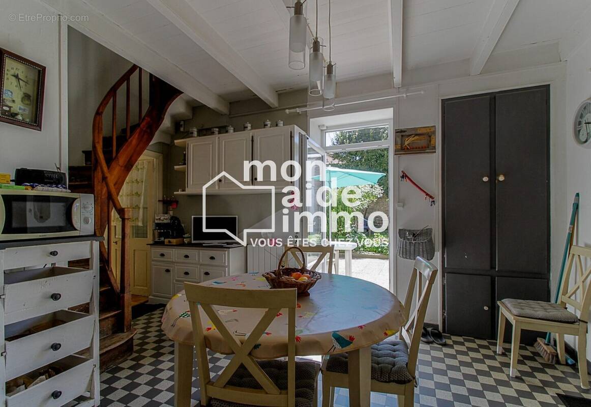 Maison à CIRE-D&#039;AUNIS