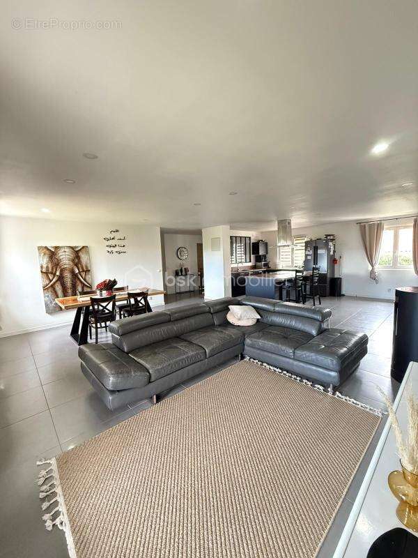 Maison à VILLEFONTAINE