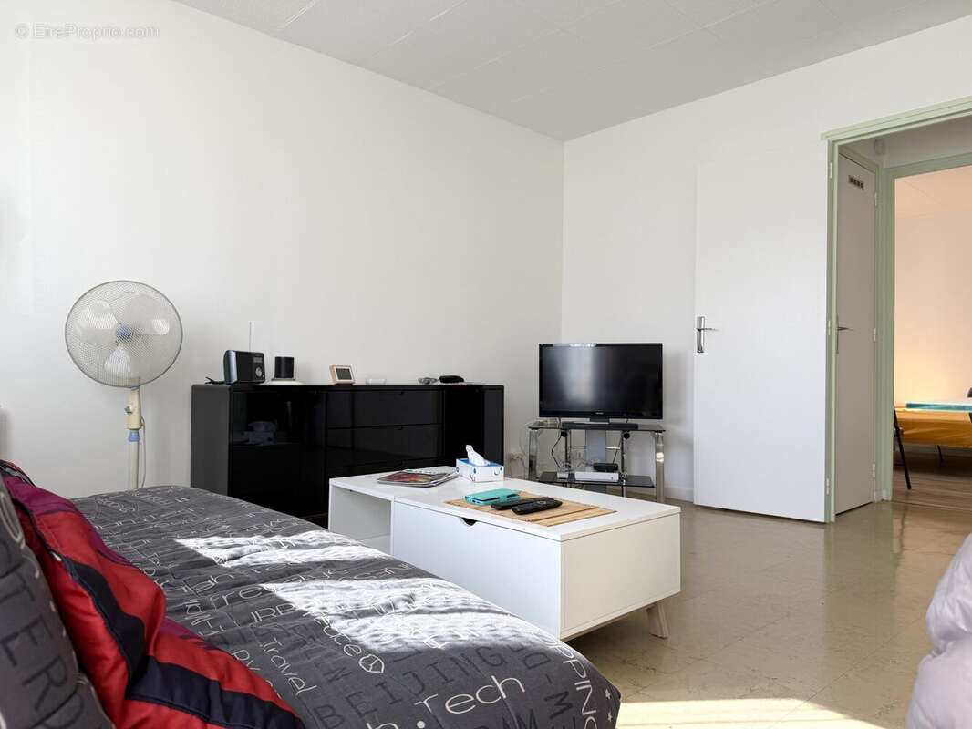 Espace salon - Maison à MAROLLES-LES-BRAULTS
