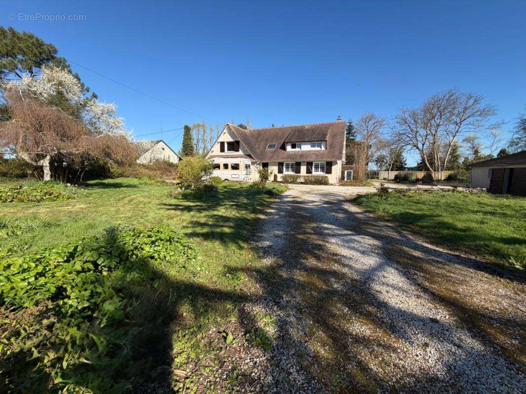  Maison familiale 6 chambres avec vie de plain-pied – Environnement calme – Proche plages du Débarquement – LIESVILLE SUR DOUVE  - photo 2