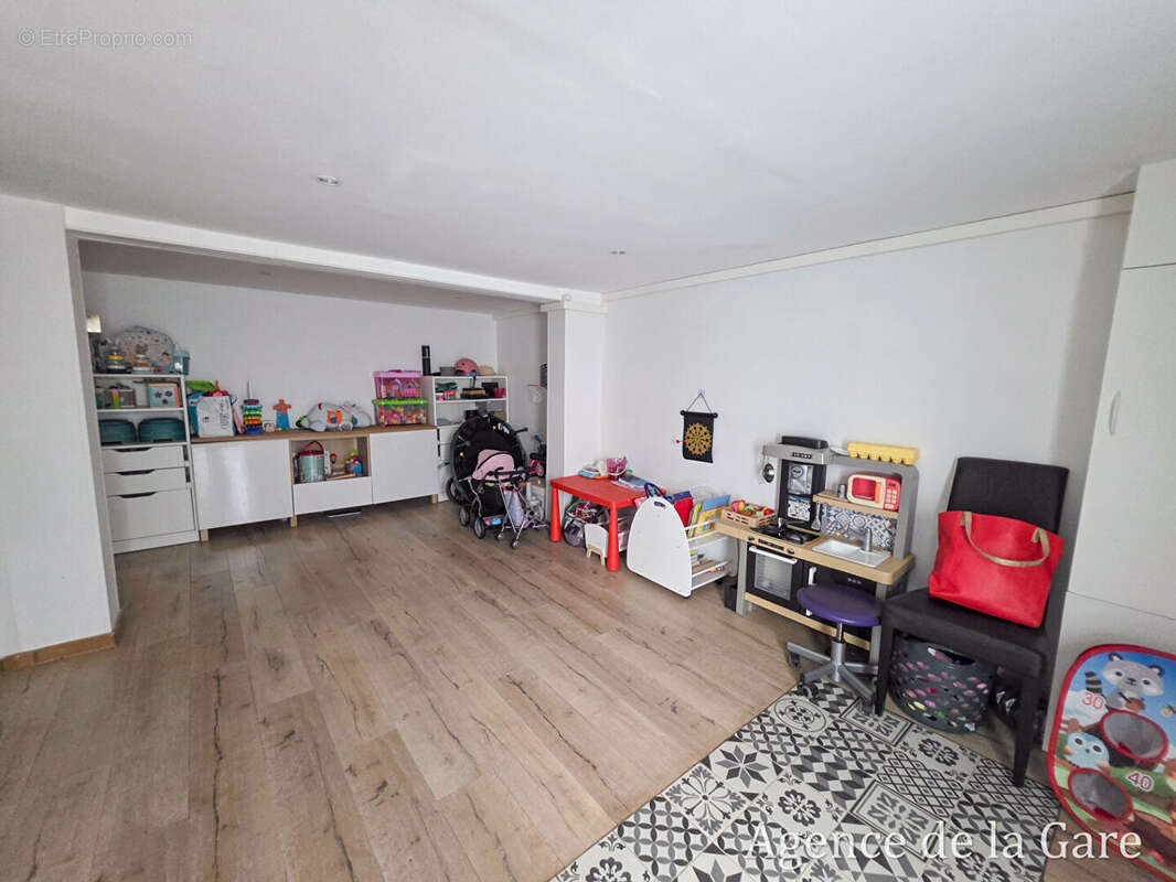 Maison à SARTROUVILLE