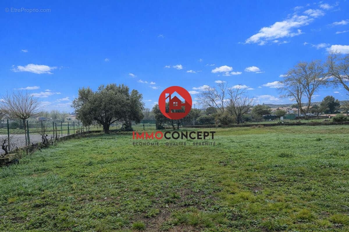 Maison à LAUDUN-L'ARDOISE