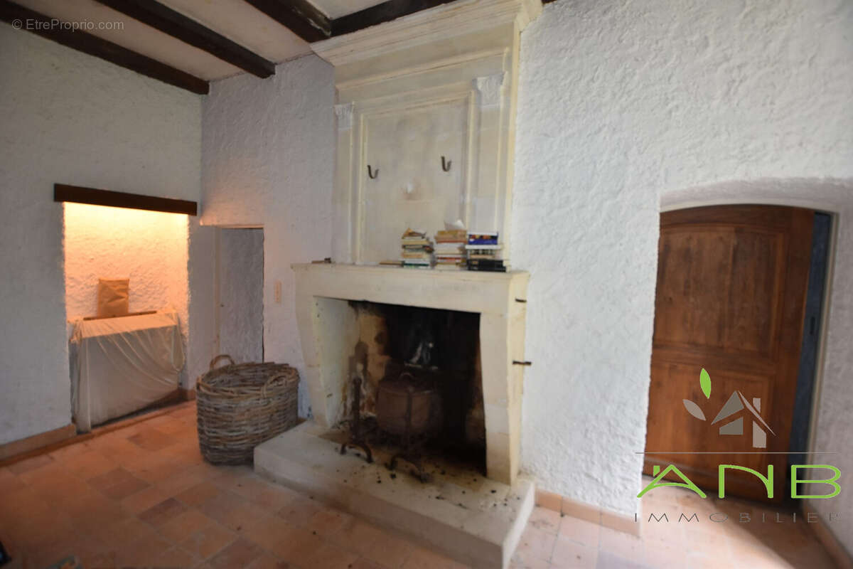 Maison à SAINT-MARTIAL-DE-VITATERNE