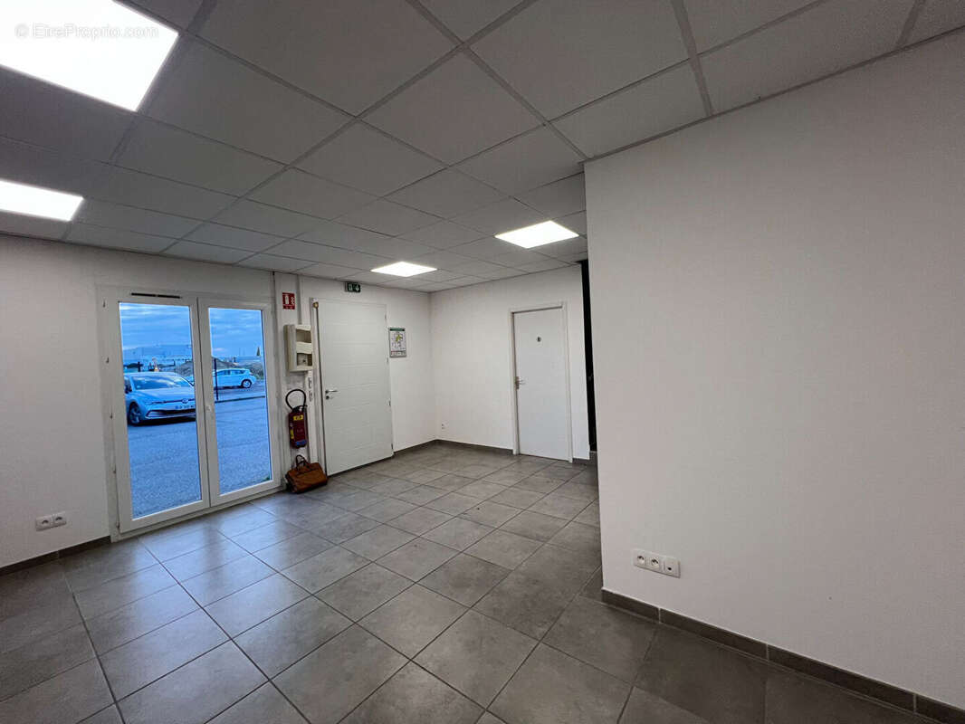 Locaux commerciaux - etoile-sur-rhone - photo 4