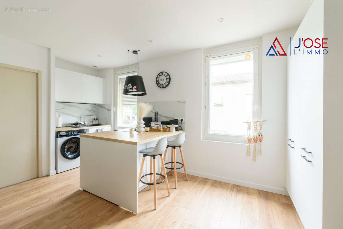 Second T2 lumineux - Appartement à SAINT-DENIS-DE-PILE