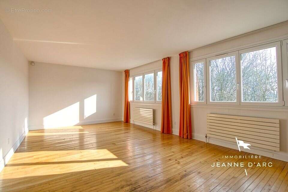 VERSAILLES – Entre Saint-Jean Hulst et la gare Rive Droite - Appartement traversant – 110 m² – 5 pièces – 4 chambres - photo 2
