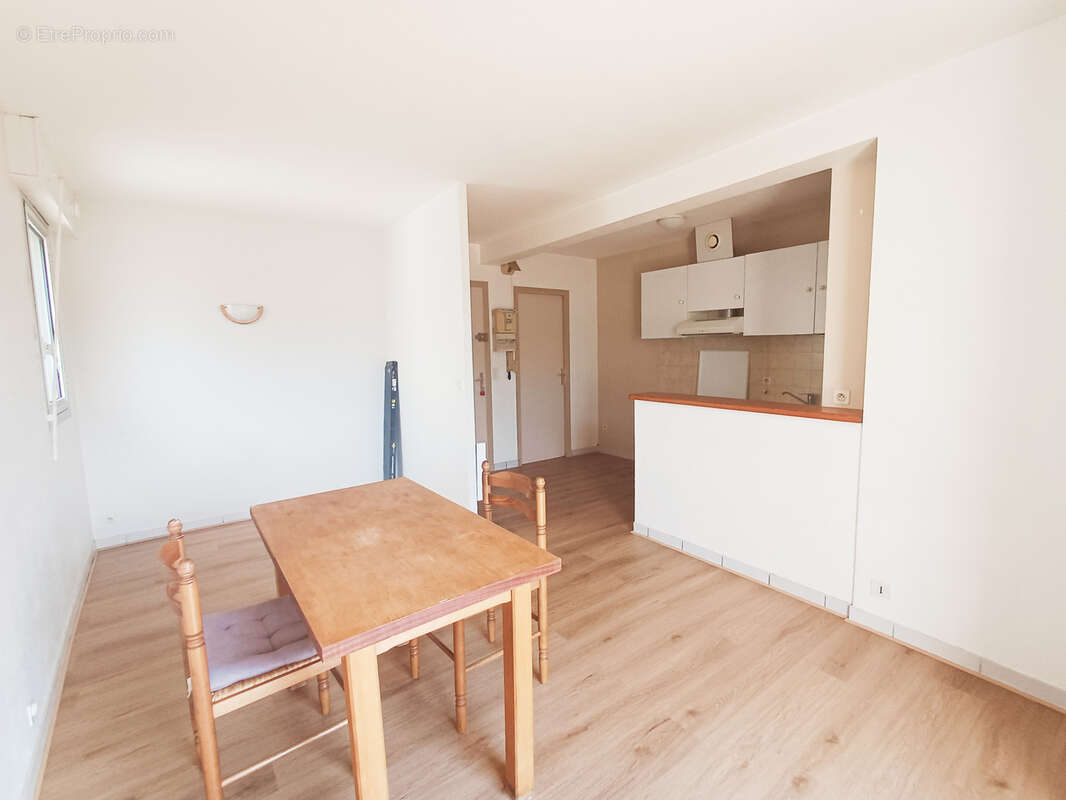 Aubenas centre - studio 28m2 + balcon  -  ascenseur - photo 4