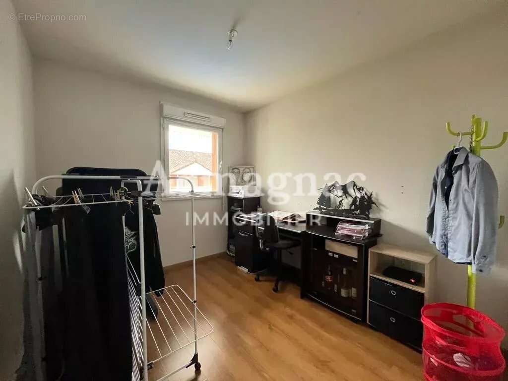 Appartement à LONS