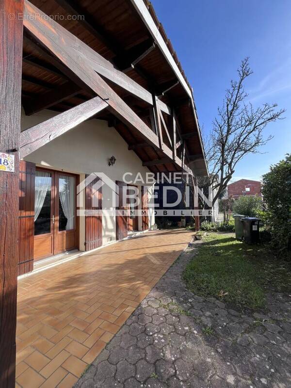 Maison à BLANQUEFORT