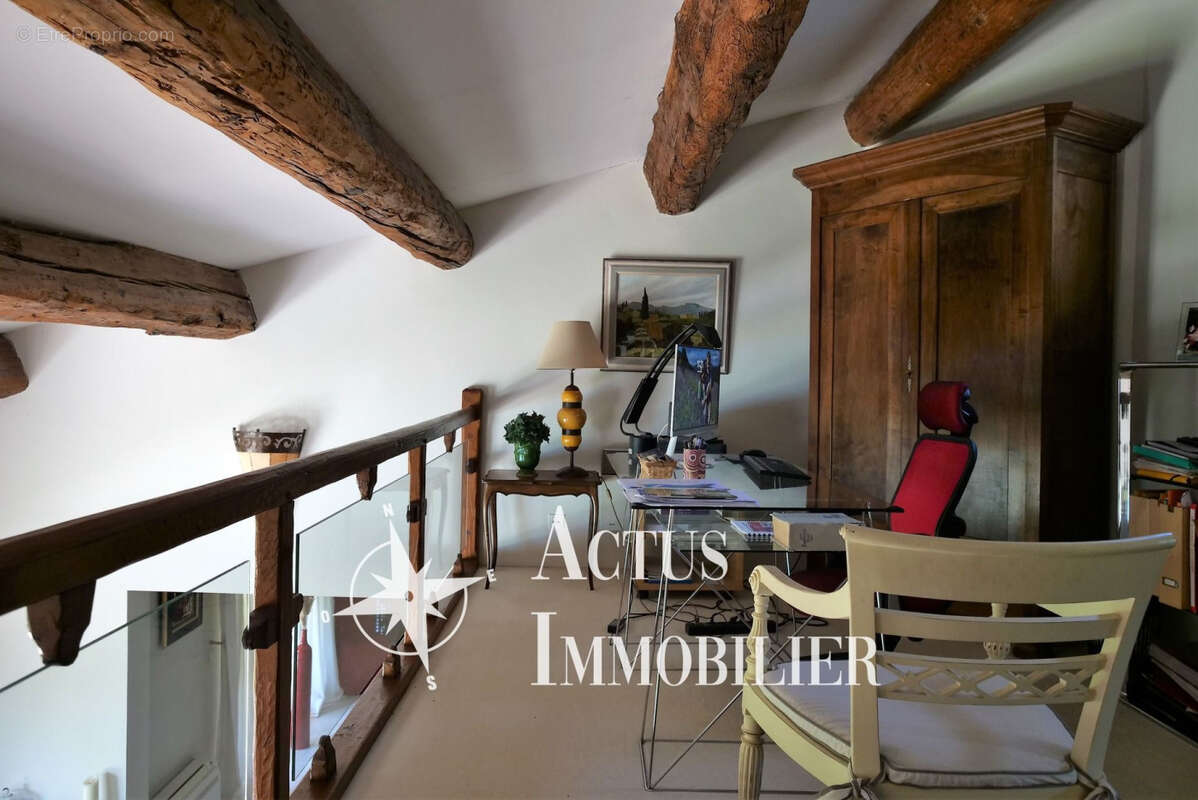 Maison à SAINT-MARTIN-DE-CRAU