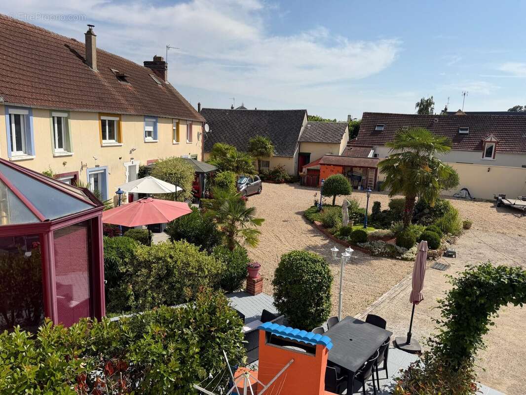 Maison 390 m² à Ivry-La-Bataille  - photo 2